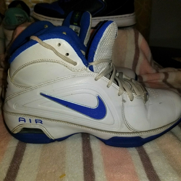 Nike - Picture 2 of 5